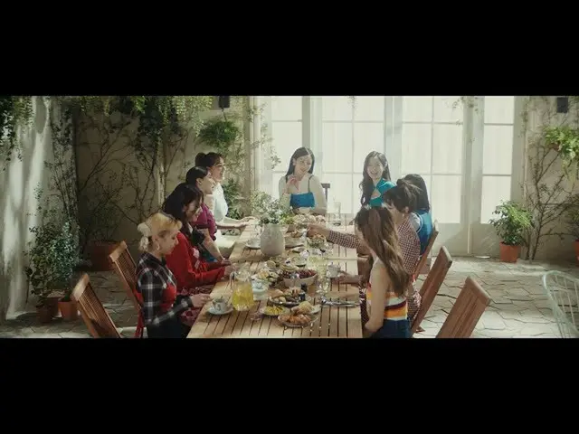 TWICE为日本的第八张单曲“ Kura Kura”发行MV