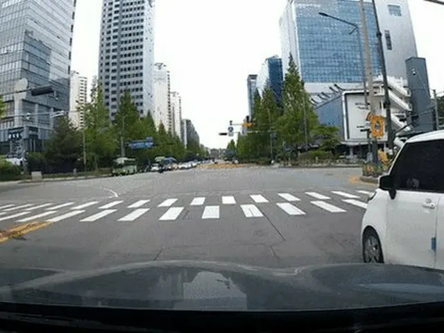 受欢迎的女播音员朴信永(Park Shin-young）揭示了交通事故的发生时刻