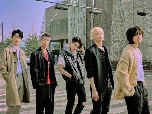 TOMORROW X TOGETHER 的新歌《0X1 = LOVE SONG》在日本LINE MUSIC 每周热门歌曲排行榜上夺得第一名