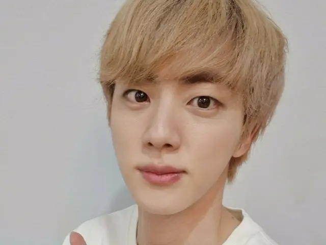 【dofficialbig】RT BTS_twt：今天太开心了我因为火药咳嗽，所以我决定带很多东西出去