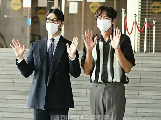 Actors Cha Seung Won & Lee, GwangSu, to KBS for the record of ”AM Plaza”. Themovie ”Sinkhole” will b