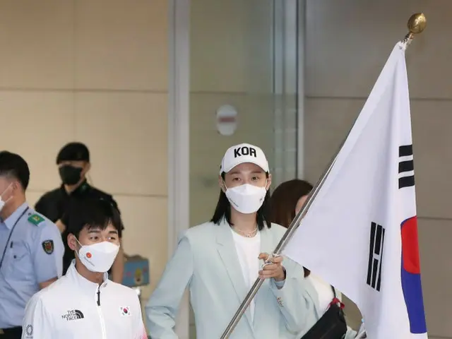 韩国女排队长金妍京回访时在场的一名排球协会官员向主持人提问时的言论，再次引起轩然大波