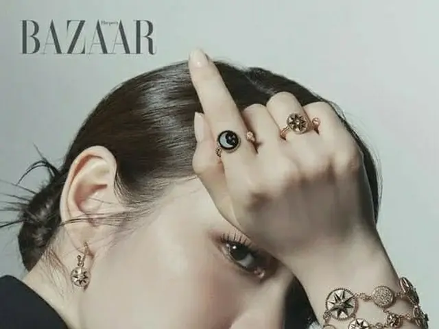 “身材女王”金允儿公开画报