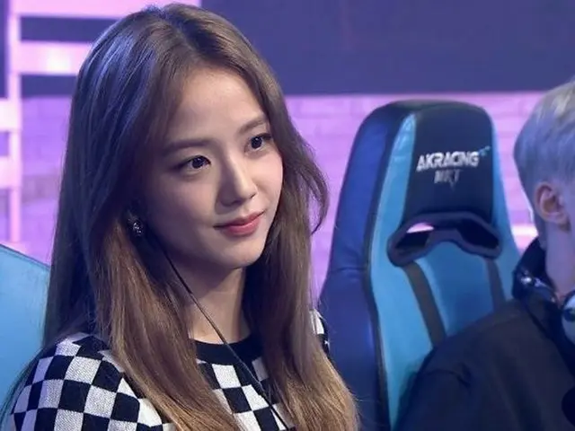#BLACKPINK Jisoo 出现在网络直播游戏中，成为韩国的热门话题