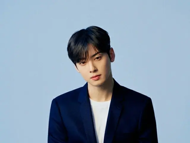 车银宇在“2021年度品牌大奖”中荣获“年度最佳男演员奖（演技+偶像）”