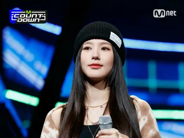 【t官方】(G)I-DL E、RT MnetMcountdown: 211007 #MCOUNTDOWN 现场照🖤💞💞💞💞💞💞 ♬ MC #Yoo