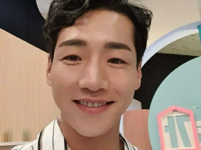 歌手朴功和性骚扰的嫌疑浮出水面，但办公室否认“不实”