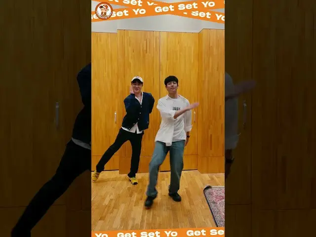【官方】ASTRO，#MJ_HappyVirus_Challenge with Genius Producer Young Tak Senior 💜  