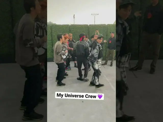 【公式】防弾少年団、很兴奋🥳我们第一次与#Coldplay #MyUniverseAMAs一起进行现场表演💫  