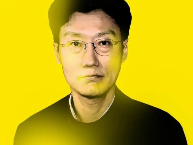 《防弹少年团》等机构HYBE董事长方时赫、电视剧《鱿鱼游戏》的导演黄东赫、美国彭博社等入选“今年50人”