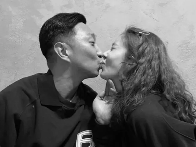 Son Dambi announced that she will have a wedding in May with a former Koreanspeed skating representa