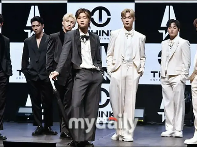 新人男团“TAN”举行出道展示会