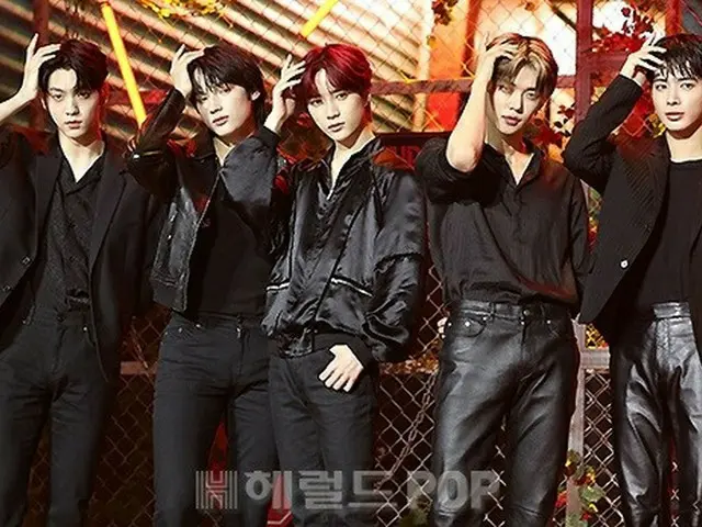 TOMORROW X TOGETHER 举办了他们的第二张迷你专辑“minisode 2: Thursday's Child”的展示会