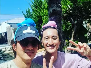 演员郑俊浩和他的好朋友申贤俊驳回了Instagram帖子并成为热门话题。 .. ● Jung Jun Ho 发布了一张济州岛家庭旅行的照片。 ↓申贤俊表示：“没
