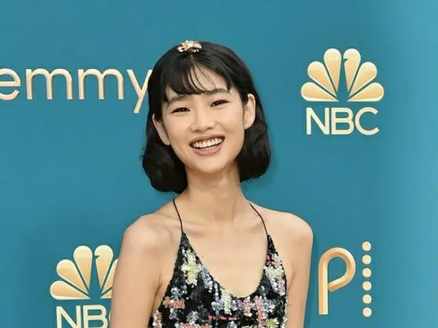 《鱿鱼游戏》郑浩英，获得“艾美奖”最佳女配角奖（戏剧部门）
