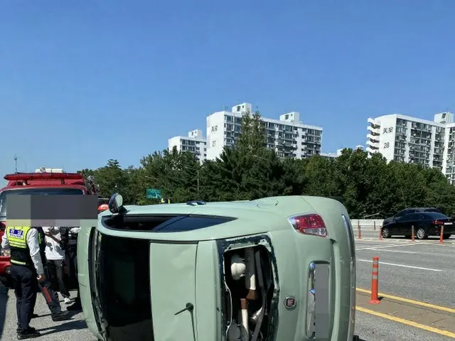 歌手杨帕8日发生翻车事故