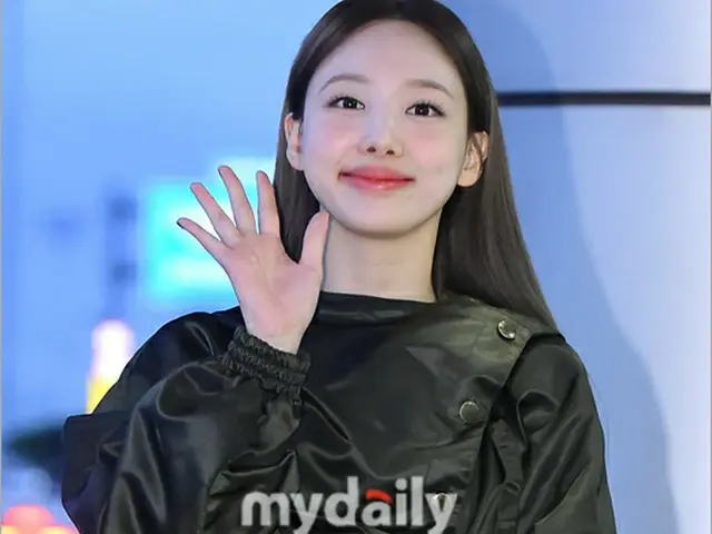 NAYEON (TWICE) departed from Gimpo International Airport for her overseasschedule. . .
