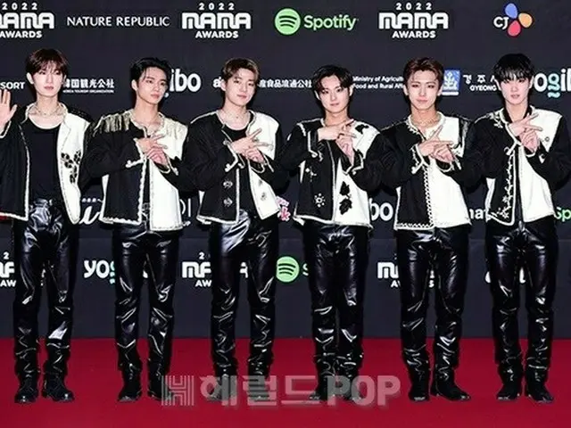 DKZ，出席“2022 MAMA AWARDS”红毯