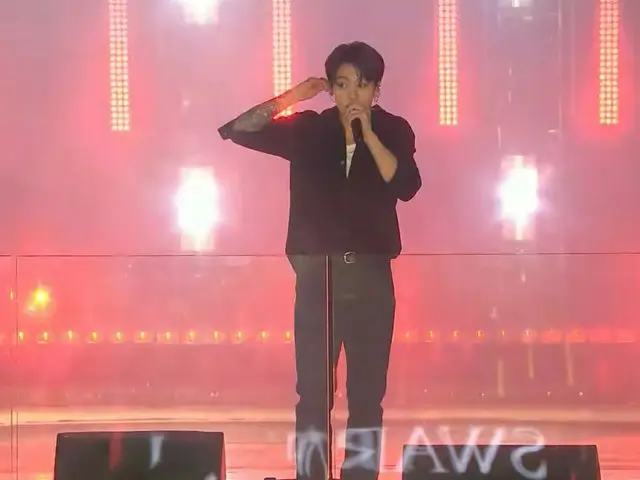JUNG KOOK在美国时代广场的现场表演成为热门话题