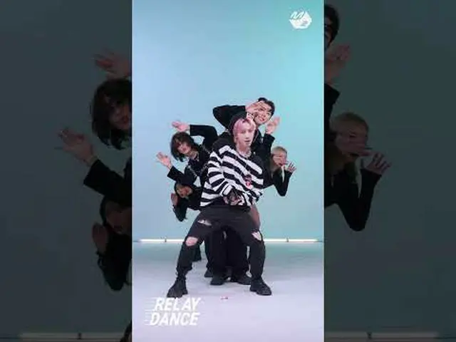 Hui 在《Lil Dan》中秀出腹肌 |接力舞#M2 的更多内容？ ：D Facebook： X： Instagram：抖音：          