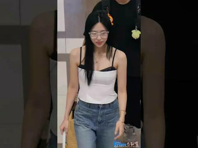 240726 TWICE_ _ MINA 机场抵达粉丝视频 by 스피넬 * 请勿编辑，请勿重新上传    