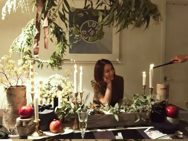 Actress Lee Min Ji, SNS update. ”Christmas holiday dinner”.