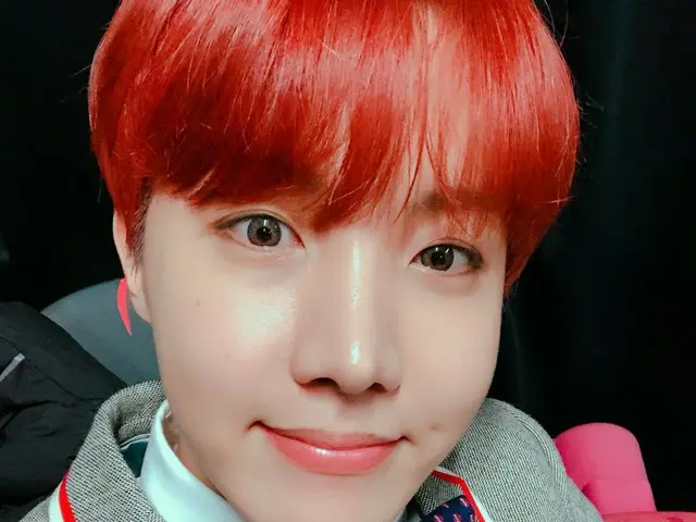 【T Official】 BTS, ARMY ～ Merry Christmas ～ 🎄 Happy Christmas 🎄 ️🎊 ️🎊 #J-HOPE(BTS)