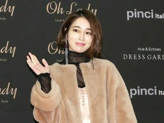 Actress Lee Min Jon attended apparel brand ”Oh Lady” launch event. Seoul · DressGarden.