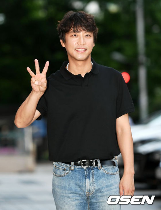 [官方]“爱情降落”演员吴文硕（COVID-19）确认与受感染者的接触=明天（21日）早上结果被发现