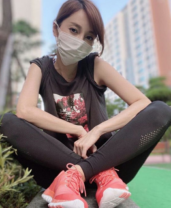 “糖”前成员伊藤由美(Ayumi / ICONIQ)报道了戴着口罩的粗糙风格的最新情况。