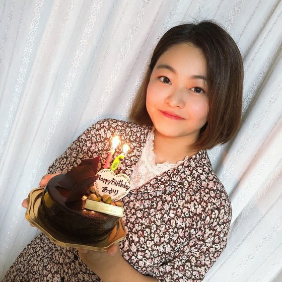 “ Nizi Project”前成员Akari今天(9/3)庆祝她的16岁生日,她微笑着说:“我希望一直期待并拥有美好的时光”