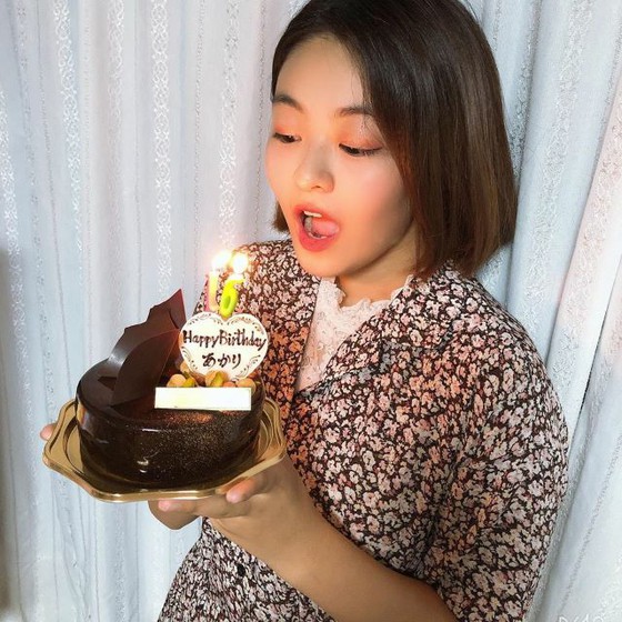 “ Nizi Project”前成员Akari今天(9/3)庆祝她的16岁生日,她微笑着说:“我希望一直期待并拥有美好的时光”