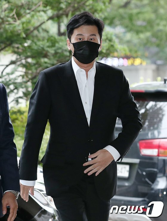 前YG代表Yang Hyun Suk承认“海外远征博彩”一案的所有指控