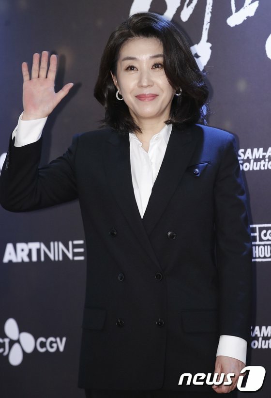 演员金美京凭借电影《 1982年生，金智妍》获得了“第40届韩国电影评论家协会奖”的女主角奖。
