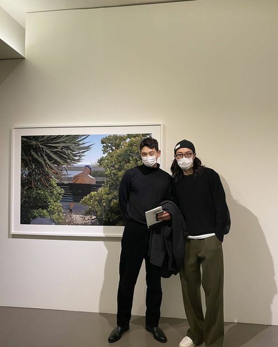 KYUNGRI＆JIN WOO，Ryu Jun Yeol的照片展览日期显示约会没有异常