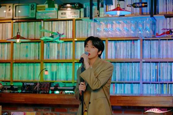 JEONG SEWOON正在为专辑“ 24” PART 2举办音乐欣赏派对