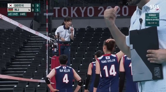 正在参加奥运会的韩国女排肯尼亚也因“日本裁判对阅兵的误判”而获得韩国报道