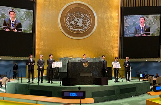 “防弹少年团”JIMIN，在联合国演讲中超级紧张……捕捉瞬间