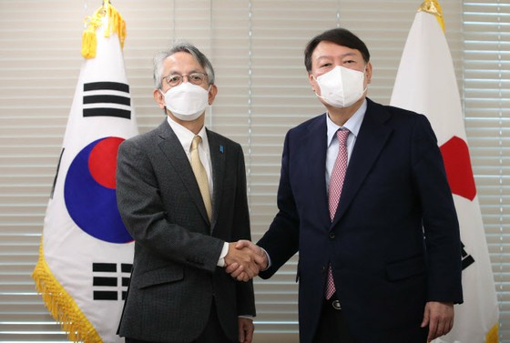 会见韩国反对党候选人尹锡佑，日本大使 “如果日韩关系改善，住在日本的45万韩国人就会平静。”