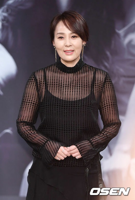 演员徐世贞（Seo Yoo Jung），对去年去世的全美善表示哀悼：“一个有一颗温暖的心的人，不要在天堂受苦……”