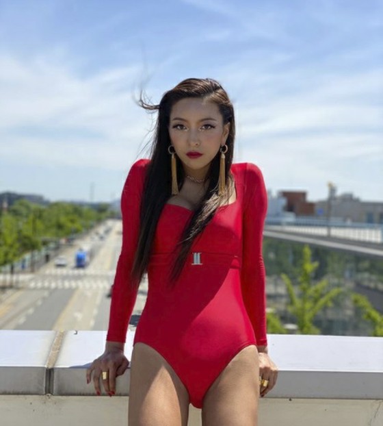 露娜（f（x）），炸药量和非凡的暴露度...高温+强烈