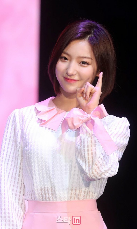 “Fromis_9”Lee Sae-rom解释了他在直播中所说的话......“厌恶”是一个孤立的故事