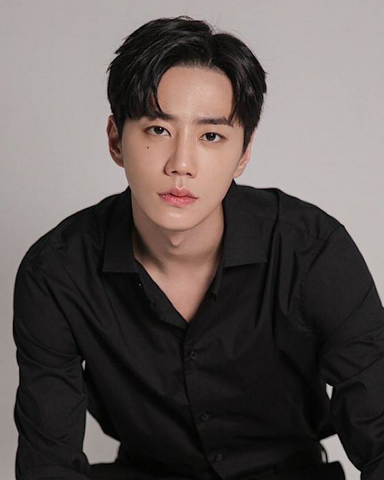 [全文]演员李俊英，新冠阳性...“无特殊症状”