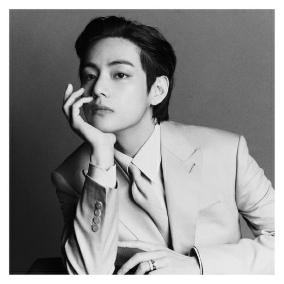 赤西仁是“赤西家的仁”吗？我妈妈在SNS上发帖说“我成为了V（BTS）的粉丝”并在Hot Topic上发布了它。