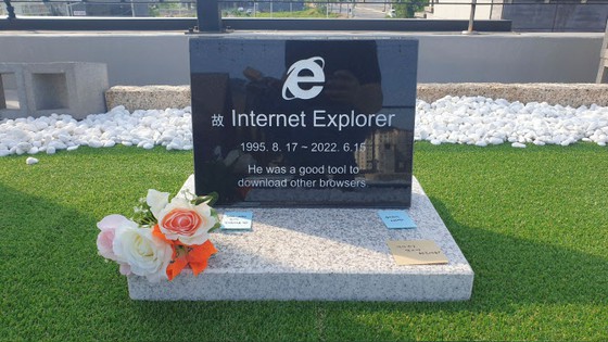 韩国出现“Internet Explorer”坟墓=工程师人竖立成热议话题