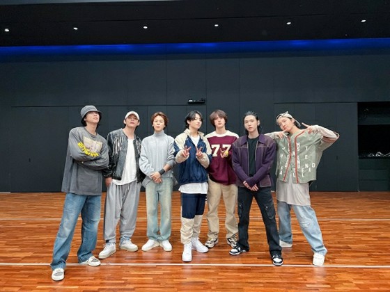 “防弹少年团”和“Run BTS”舞蹈挑战在娱乐界蓬勃发展……青少年团体和日本演员