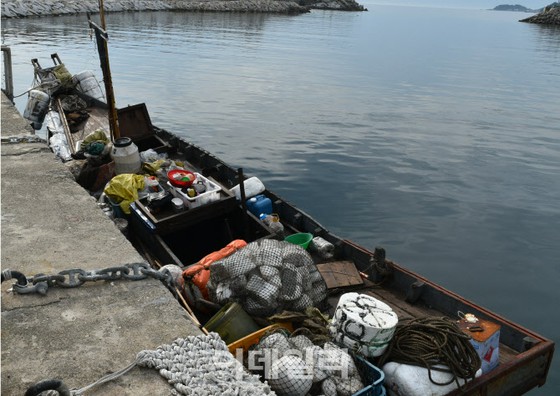 推测为家人的朝鲜居民乘坐渔船穿越黄海返回韩国