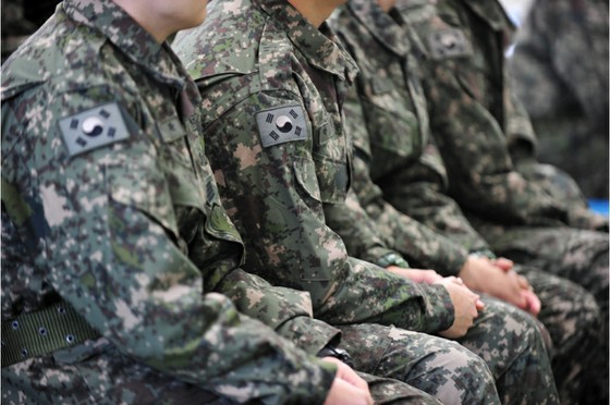 陆军士兵用电子烟吸食大麻......同事报告=韩国