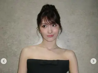 “TWICE” Momo 的美丽肩线...纤细的腰身和露肩连衣裙令人着迷