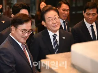 李总统结束对日本和美国的艰苦访问后返回韩国……